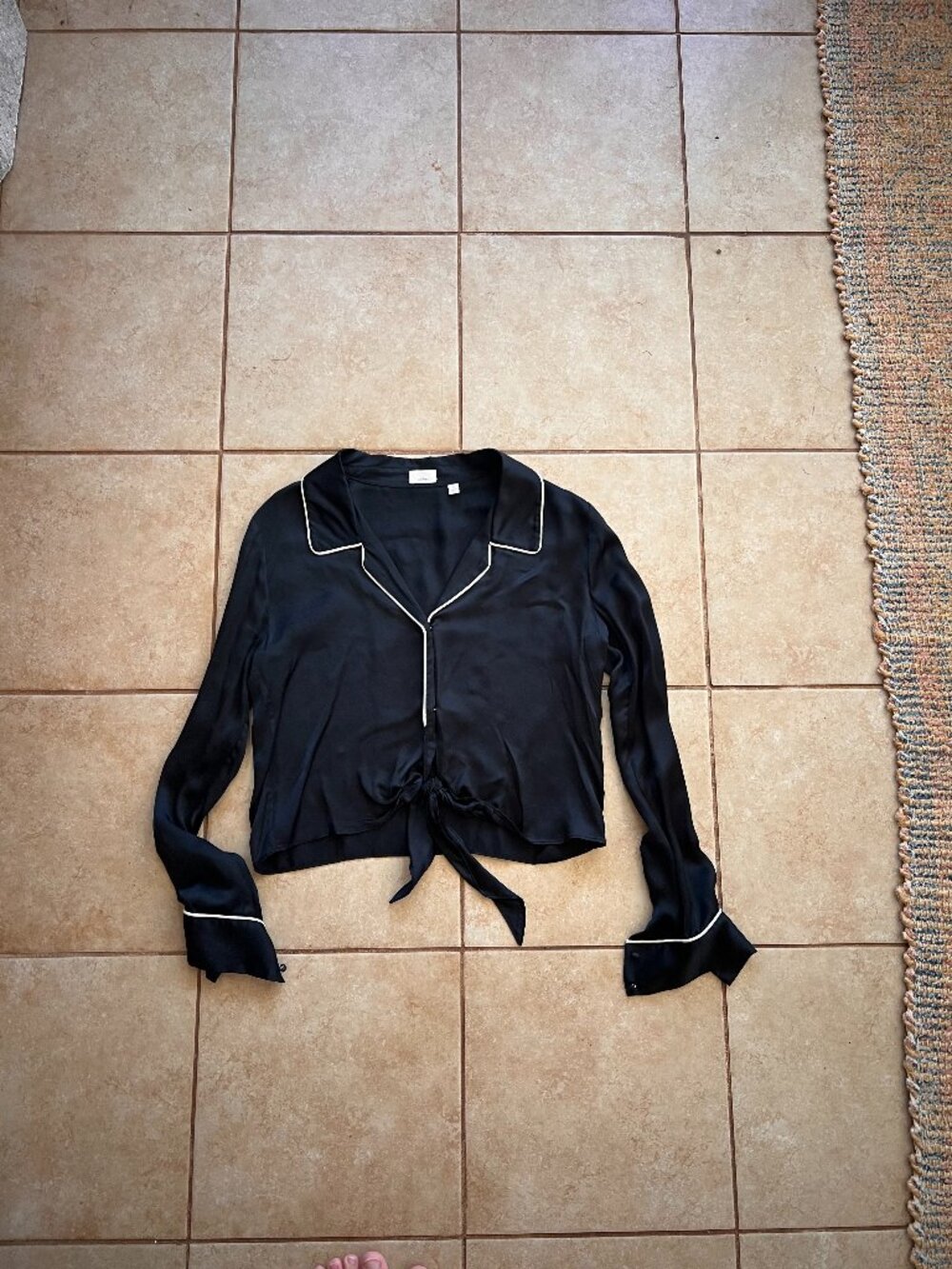 Aritzia tie top